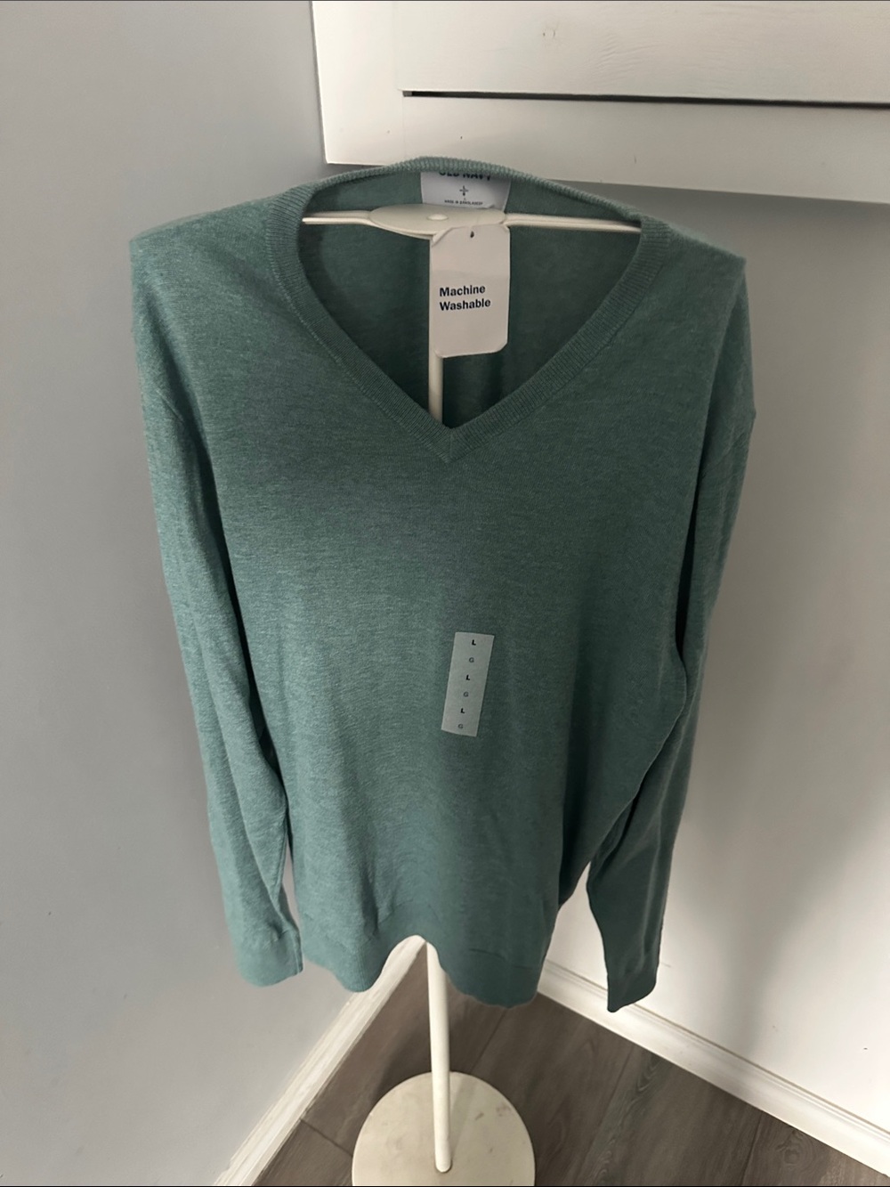 NWT Old Navy Men's V-Neck Sweater - Seafoam Green
